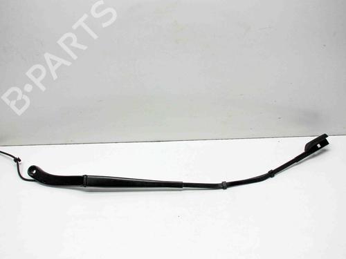 Used Front windshield wiper arm TESLA MODEL Y (5YJY) EV Performance All-wheel Drive (534 hp) 28823028