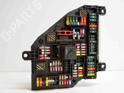 Used Fuse box BMW 5 (F10) 520 d (184 hp) 6498530