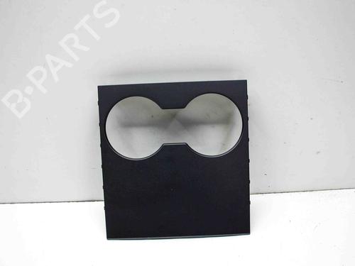 Used Middle console TESLA MODEL Y (5YJY) EV Performance All-wheel Drive (534 hp) 28823047