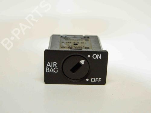 Used Switch AUDI A4 B8 Avant (8K5) 2.0 TDI (143 hp) 10300617