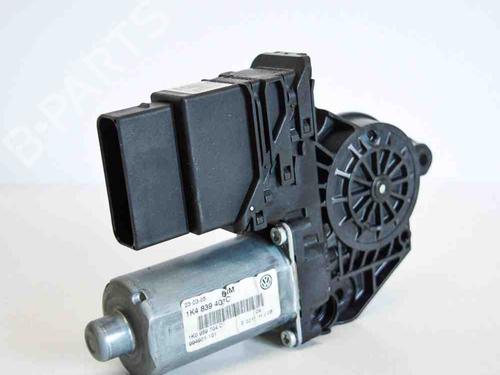 Rudehejsemotor bagstkærm højre VW GOLF V (1K1) 1.9 TDI (105 hp) 6490782