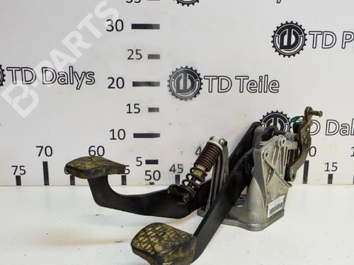 pedal-mercedes-benz-c-class-t-model-s204-c-220-cdi-204202-mercedes-benz-a2042909701-2007-2008-2009-2010-2011-2012-2013-2014-8849072 main image