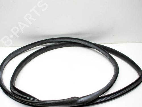 Rubber door seal TESLA MODEL Y (5YJY) EV Performance All-wheel Drive | BP28823068C142 