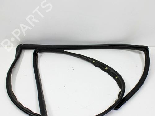 Used Rubber door seal AUDI Q5 (8RB) 3.2 FSI quattro (270 hp) 17020430