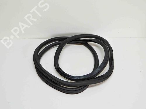 Used Rubber door seal SKODA OCTAVIA II Combi (1Z5) 2.0 TDI (140 hp) 14678928