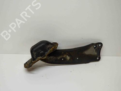 Venstre bagtil bærearm VW PASSAT B7 Variant (365) 2.0 TDI (140 hp) 16273576