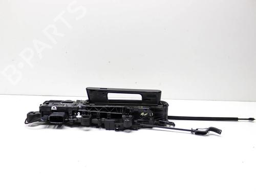 Used Front left exterior door handle LAND ROVER RANGE ROVER SPORT III (L461) P440e PHEV AWD (441 hp) 31857864