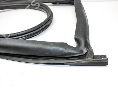 Rubber door seal TESLA MODEL 3 (5YJ3) EV AWD | BP29127939C142 
