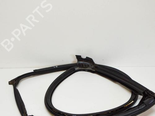 Used Rubber door seal TESLA MODEL S (5YJS) 85 (367 hp) 14679256