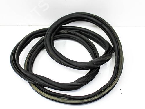 Used Rubber door seal CHEVROLET CAMARO 3.6 (340 hp) 28822001