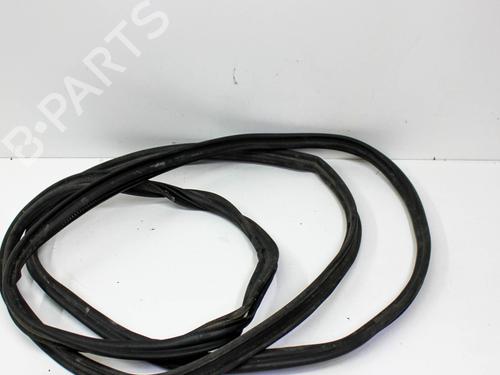 Used Rubber door seal AUDI Q5 (8RB) 2.0 TDI quattro (163 hp) 17229092
