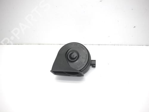 horn-jeep-renegade-suv-bu-b1-bv-2014-36520645 main image