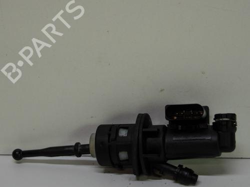 Clutch slave cylinder SKODA SUPERB II (3T4) 1.6 TDI | BP14677767M113 