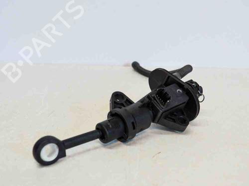 Used Clutch slave cylinder AUDI A3 Sportback (8VA, 8VF) 1.6 TDI (110 hp) 14688177