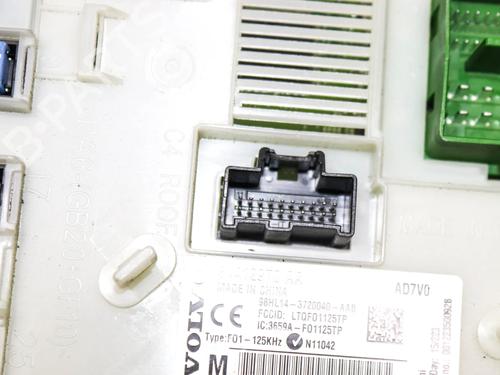 Fuse box VOLVO S60 II (134) T5 | BP32239060E1