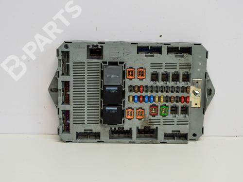 Used Fuse box JAGUAR XF I (X250) 3.0 D (241 hp) 7673591