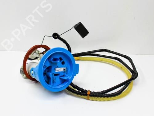 Used Fuel pump VW TIGUAN (5N_) 2.0 TFSI 4motion (200 hp) 21811545