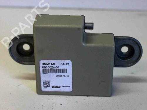 Used Electronic module BMW 5 (F10) 535 i (306 hp) 12099482