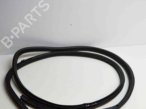 Used Rubber door seal NISSAN JUKE (F15) 1.5 dCi (110 hp) 14670325