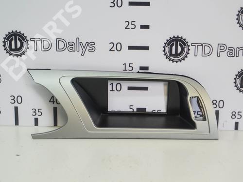 Dashboard AUDI A4 B8 Avant (8K5) 2.0 TDI (120 hp) 8K1857186D