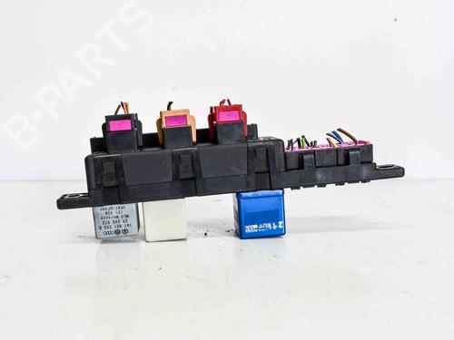 Zekeringkast VW PASSAT B5.5 Variant (3B6) 1.9 TDI (101 hp) 6495903