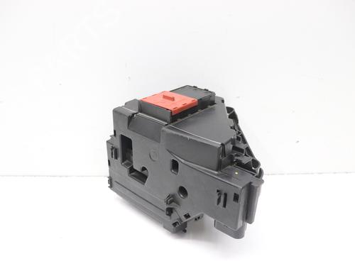 Used Fuse box Fuse box 39501628 39501628