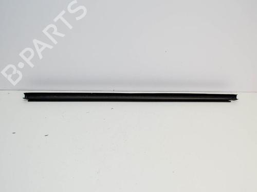 Used Door moulding trim VW PASSAT B7 Variant (365) 1.6 TDI (105 hp) 14688971