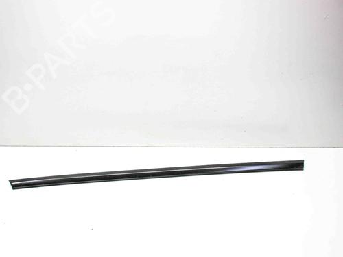 Used Door moulding trim TESLA MODEL Y (5YJY) EV Performance All-wheel Drive (534 hp) 28823088