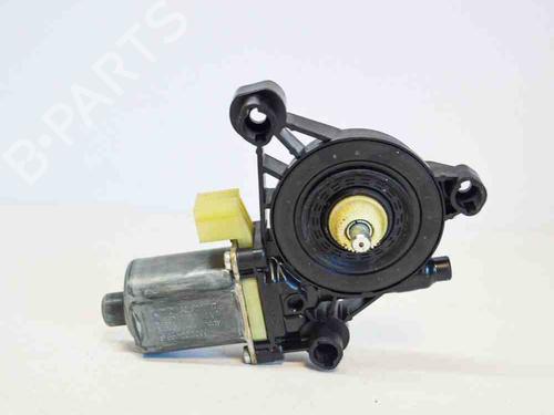 Rudehejsemotor forskærm højre AUDI A3 Sportback (8VA, 8VF) 1.6 TDI (110 hp) 6495641