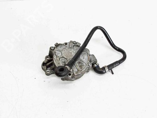 Used Vacuum pump AUDI A4 B8 Avant (8K5) 2.0 TDI (143 hp) 6490252