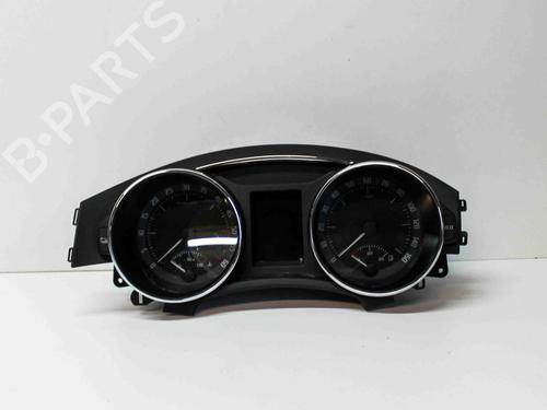Used Instrument cluster SKODA SUPERB II (3T4) 1.6 TDI (105 hp) 10620240