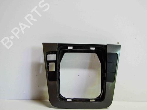 Used Gear lever VW PASSAT B6 Variant (3C5) 2.0 TDI (136 hp) 6484365