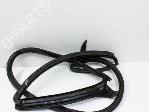 Used Rubber door seal VW ARTEON (3H7, 3H8) 2.0 TSi 4motion (272 hp) 28821832