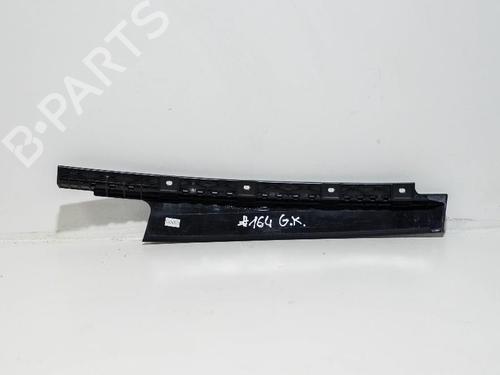 Guarnecido puerta trasera izquierda BMW 1 (F20) M 135 i (320 hp) 7276963