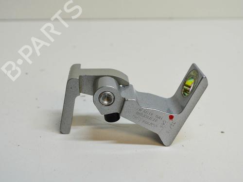 Used Hinge/Door check strap SKODA OCTAVIA III (5E3, NL3, NR3) 1.0 TSI (115 hp) 14675647