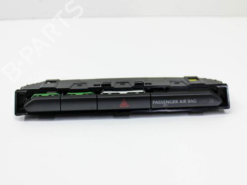 Used Warning switch VW ARTEON (3H7, 3H8) 2.0 TSi 4motion (272 hp) 28821803