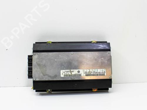 Used Radio VW PHAETON (3D1, 3D2, 3D3, 3D4, 3D6, 3D7, 3D8, 3D9) 3.2 V6 (241 hp) 21087697