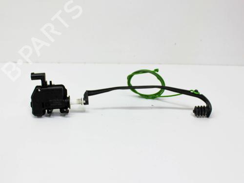 Used Fuel door actuator BMW 2 Convertible (F23) 228 i (245 hp) 18200456
