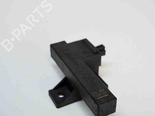 Used Antenna/Base AUDI A7 Sportback (4GA, 4GF) 3.0 TDI (218 hp) 8402130