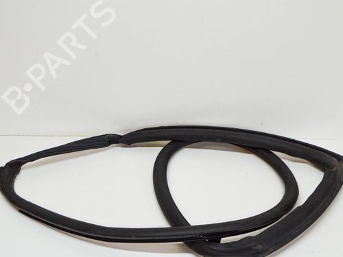 Rubber door seal TESLA MODEL S (5YJS) 85 | BP14679256C142 