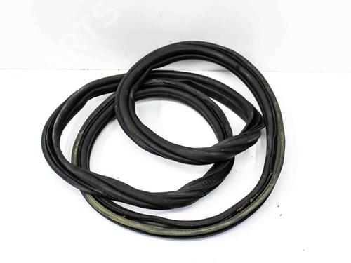Used Rubber door seal CHEVROLET CAMARO 3.6 (340 hp) 28822001