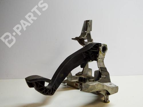 Used Break pedal AUDI A4 B7 (8EC) 2.0 TDI (140 hp) 8347471