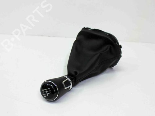 Used Shift knob VW CADDY III Box Body/MPV (2KA, 2KH, 2CA, 2CH) 2.0 TDI 16V 4motion (140 hp) 17376395