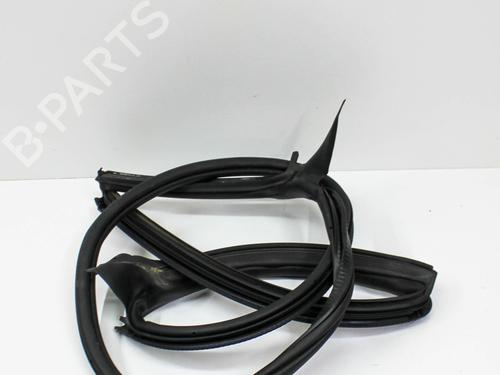 Used Rubber door seal VW ARTEON (3H7, 3H8) 2.0 TSi 4motion (272 hp) 28821834