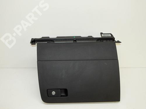 glove-box-vw-passat-b8-3g2-cb2-20-tdi-vw-3g2857097ac-2014-10736016 main image