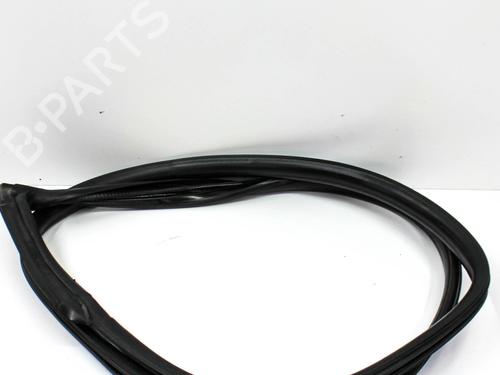 Used Rubber door seal CHEVROLET CAMARO 3.6 (340 hp) 28822134