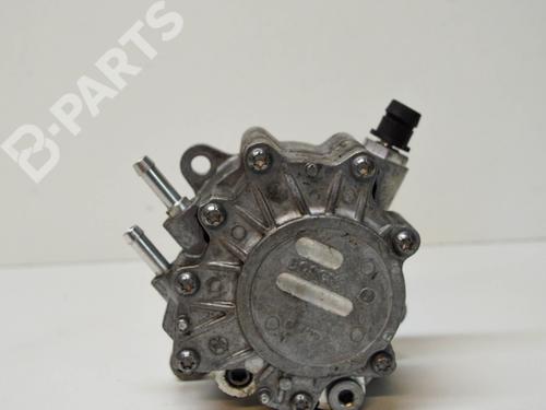 Used Vacuum pump AUDI A3 (8P1) 2.0 TDI (170 hp) 10621183