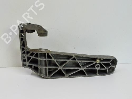 Used Support BMW X3 (F25) sDrive 20 i (184 hp) 14681283