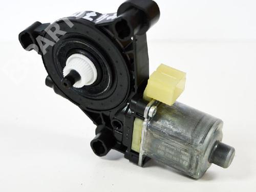 Rudehejsemotor bagstkærm højre AUDI A4 B9 Avant (8W5, 8WD) 1.4 TFSI (150 hp) 6487756