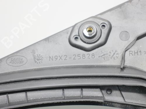 Rear right door window LAND ROVER RANGE ROVER SPORT III (L461) P440e PHEV AWD | BP31761861C21 